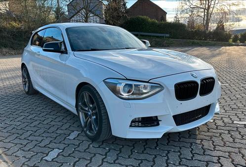 BMW M135i X-Drive // euro6b //, Auto's, BMW, Bedrijf, Te koop, 1 Reeks, Benzine, Euro 6, Coupé, 3 deurs, Automaat, Wit, Zwart