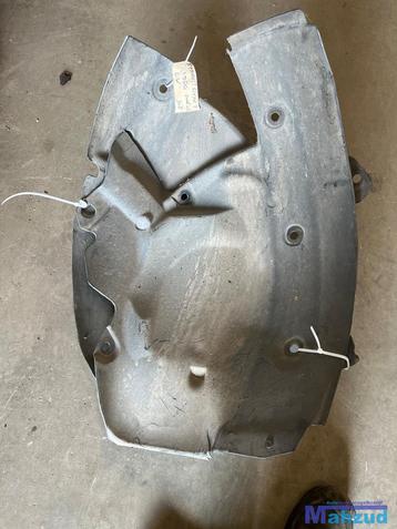 RENAULT SCENIC 2 links voor modderkuip wielkuip 2004-2009 beschikbaar voor biedingen