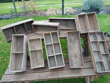 Houten bakjes  beschikbaar voor biedingen