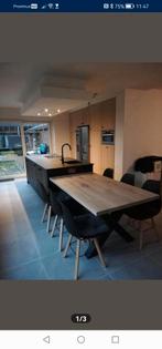 Massief eiken tafel met zwarte kruispoten, Ophalen, Zo goed als nieuw