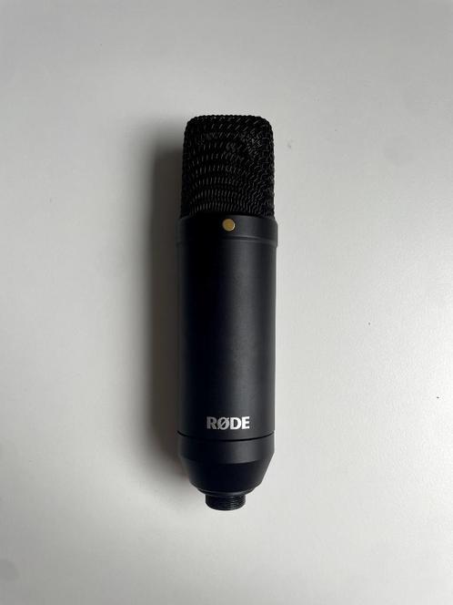 RODE NT1 - Studio KIT + bras de microphone | noir | -32%, Musique & Instruments, Microphones, Utilisé, Micro chant, Enlèvement
