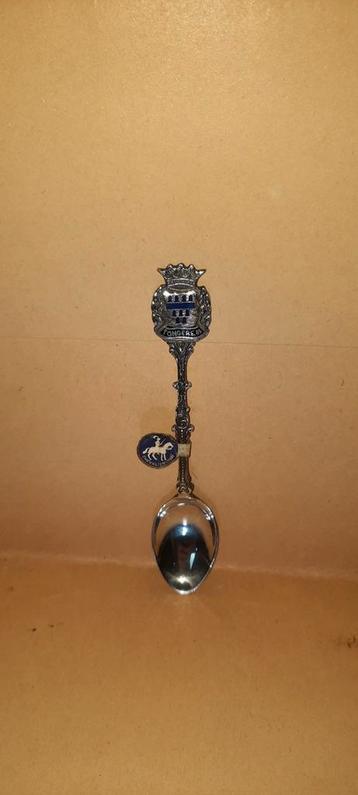 Zilveren geitikeerde souvenirlepel; stadschild Tonger beschikbaar voor biedingen