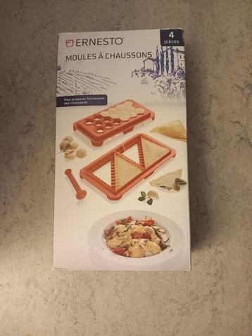 Ernesto pantoffelvorm 4 stuks  beschikbaar voor biedingen