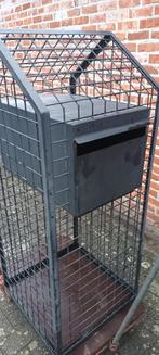 Staande brievenbus in metaal., Ophalen, Zo goed als nieuw, IJzer, Staande brievenbus