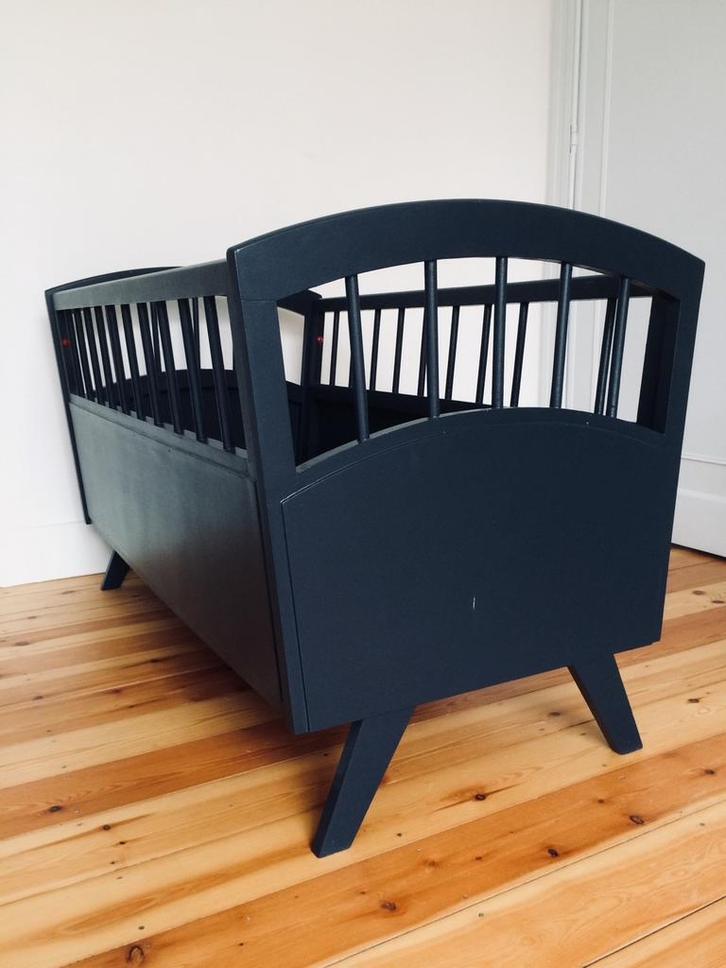 Babybed vintage (ledikant), Kinderen en Baby's, Babywiegjes en Ledikanten, Gebruikt, Ledikant, Ophalen