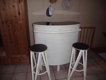 bar meubel vintage rotan beschikbaar voor biedingen