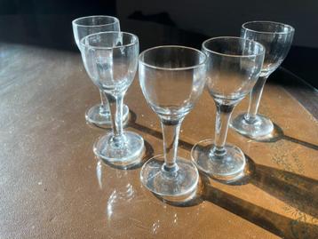 5 kleine likeur-/digestiefglazen beschikbaar voor biedingen