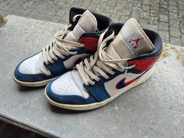 Nike air jordan 1 mid se rush blue university red, Kleding | Heren, Schoenen, Zo goed als nieuw, Sneakers, Overige kleuren, Ophalen
