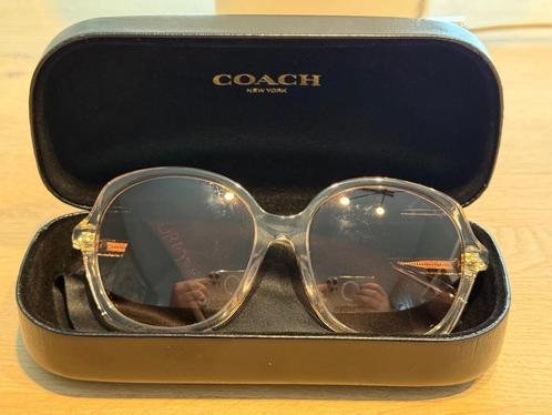 ️ Coach HC8360U CH557 T Zonnebril – Tweedehands in Perfect, Handtassen en Accessoires, Zonnebrillen en Brillen | Dames, Zo goed als nieuw