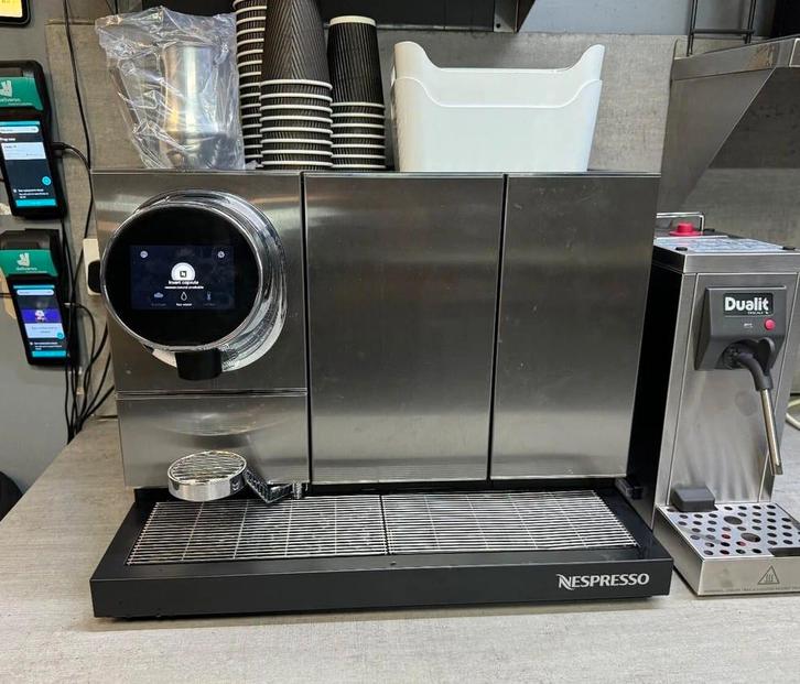 Nespresso Momento 120 Coffee, Jardin & Terrasse, Accessoires de piscine, Enlèvement ou Envoi