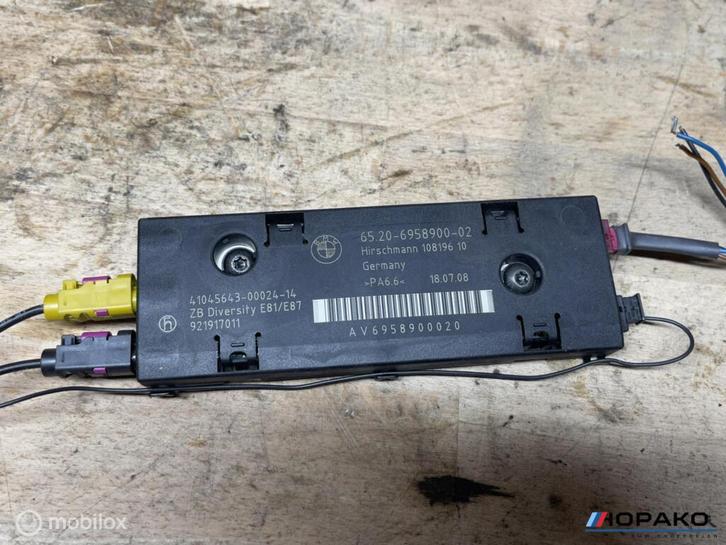 Antenne versterker BMW 1 serie E81 E87 6520695890002, Auto-onderdelen, Elektronica en Kabels, Gebruikt, Ophalen of Verzenden