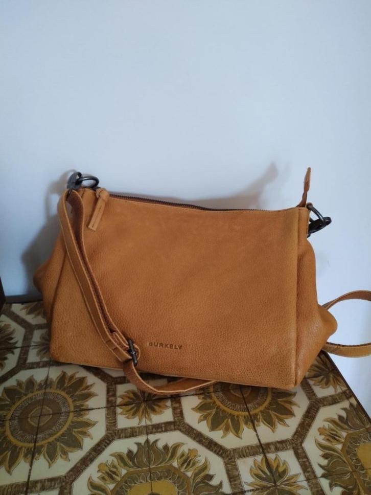 handtas Burkely - leder, Handtassen en Accessoires, Tassen | Damestassen, Zo goed als nieuw, Handtas, Bruin, Ophalen of Verzenden