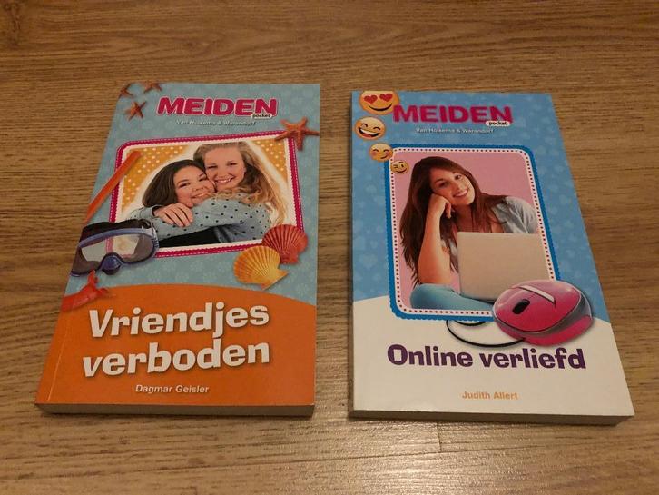 Meiden pocket Online verliefd + Vriendjes verboden., Boeken, Kinderboeken | Jeugd | 10 tot 12 jaar, Zo goed als nieuw, Ophalen of Verzenden