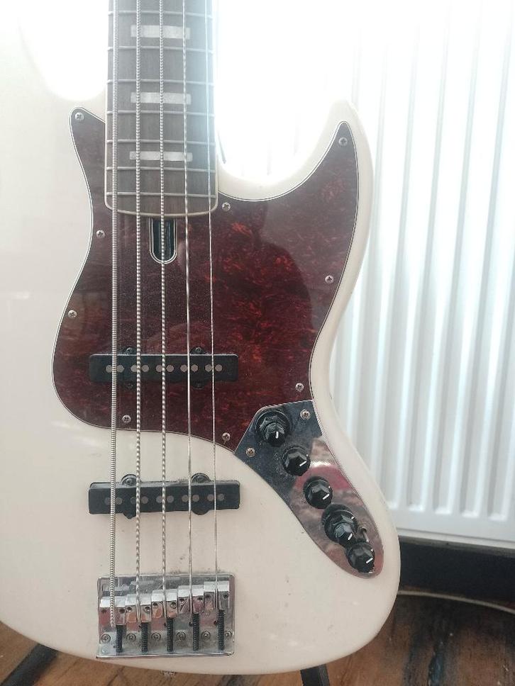 Marcus Miller Sire V7 5 snarige basgitaar first generation, Musique & Instruments, Instruments à corde | Guitares | Basses, Utilisé