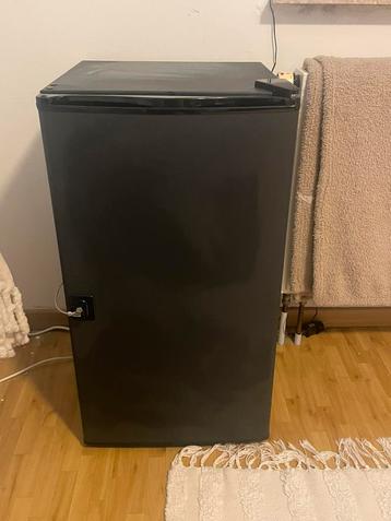 Frigo avec serrure, Enlèvement, Comme neuf