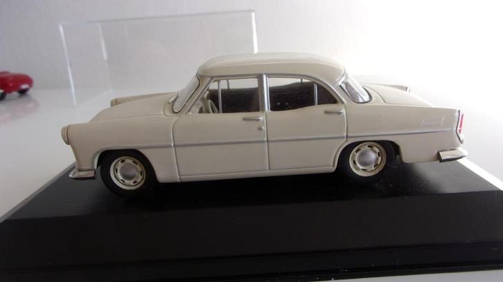 SIMCA ARIANE 1959.IXO 1/43 PARFAIT ETAT,VITRINE., Hobby en Vrije tijd, Modelauto's | 1:43, Zo goed als nieuw, Auto, Overige merken