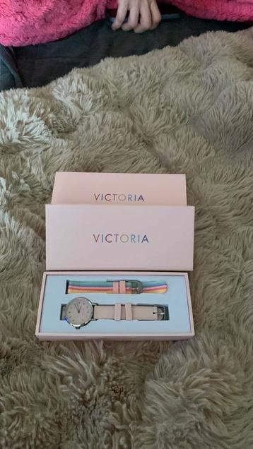 Victoria horloge voor meisjes beschikbaar voor biedingen