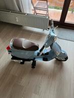 Elektrische auto/scooter voor kinderen (Vespa), Kinderen en Baby's, Ophalen, Zo goed als nieuw