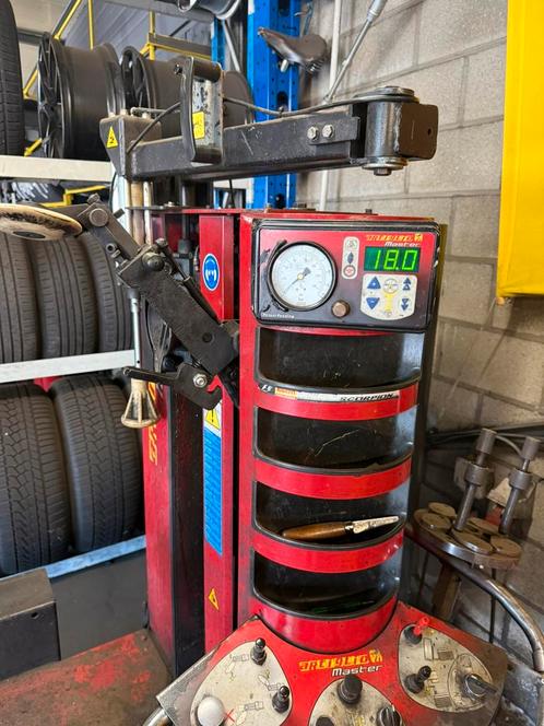 Automatische bandenmachine corghi master26 met lift, Auto diversen, Autogereedschap, Gebruikt, Ophalen