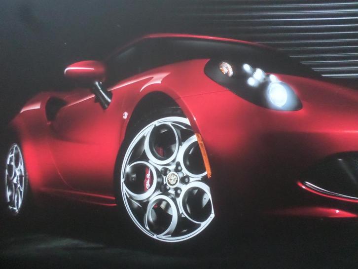 Brochure de l'Alfa Romeo 4C Coupé - FRANÇAIS, Livres, Autos | Brochures & Magazines, Alfa Romeo, Enlèvement ou Envoi