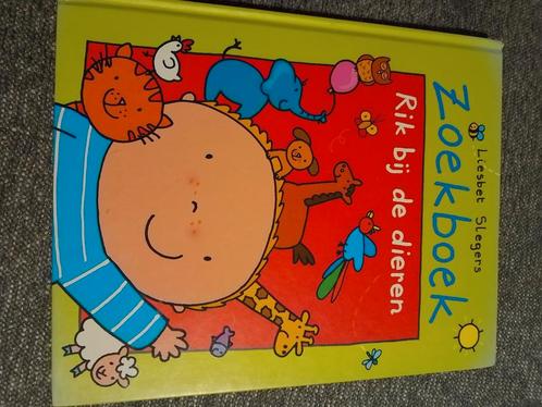 Liesbet Slegers - Zoekboek Rik bij de dieren, Boeken, Kinderboeken | Kleuters, Zo goed als nieuw, Ophalen of Verzenden