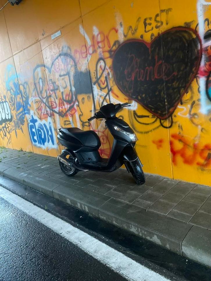 Peugeot kisbee 4t, Vélos & Vélomoteurs, Pièces de cyclomoteur | Scooters, Peugeot, Enlèvement