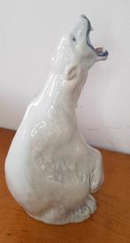 Large polar bear figurine, Antiek en Kunst, Ophalen of Verzenden