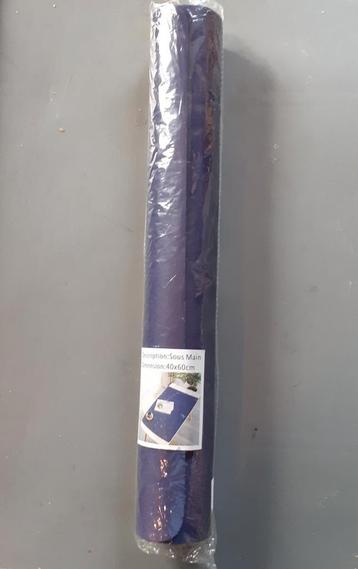 sous main de bureau neuf mauve  beschikbaar voor biedingen