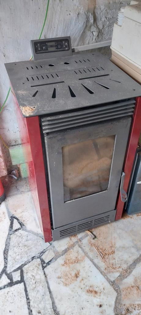 Poele à pellet  eurostek, Huis en Inrichting, Kachels