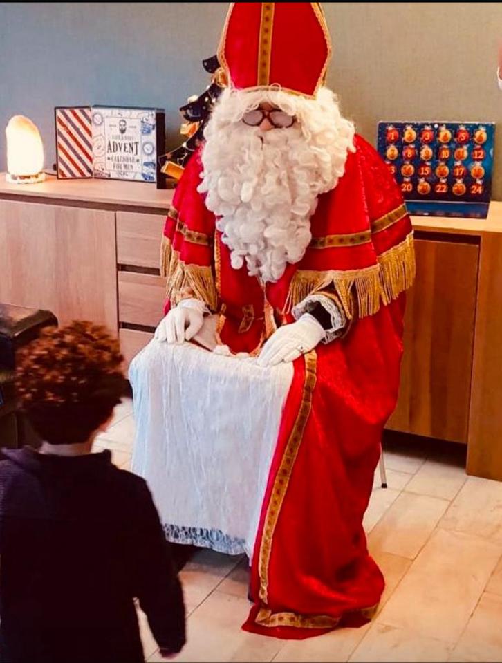Costume Saint Nicolas A LOUER 30€/jour (Verviers/Liege), Divers, Saint-Nicolas, Comme neuf, Enlèvement