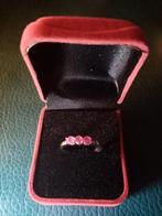 Mooie ring van geplatineerd sterling zilver met robijn, Handtassen en Accessoires, Ringen, Nieuw, Ophalen of Verzenden, Met edelsteen