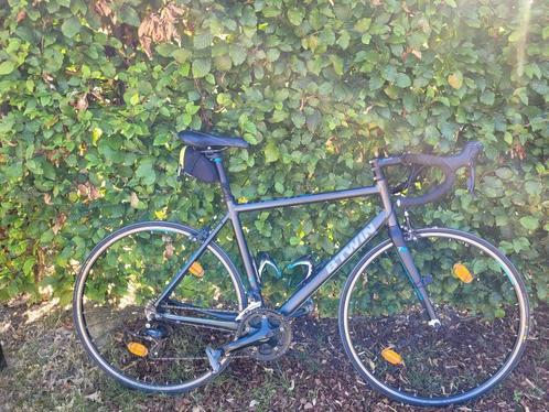 Racefiets Btwin Triban 5 maat 54 + accessoires (vb helm), Fietsen en Brommers, Fietsen | Racefietsen, Zo goed als nieuw, Overige merken