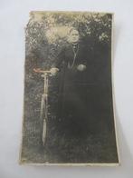 pre 1920 foto postkaart vrouw met fiets, Foto, Ophalen of Verzenden, Zo goed als nieuw, Voor 1940