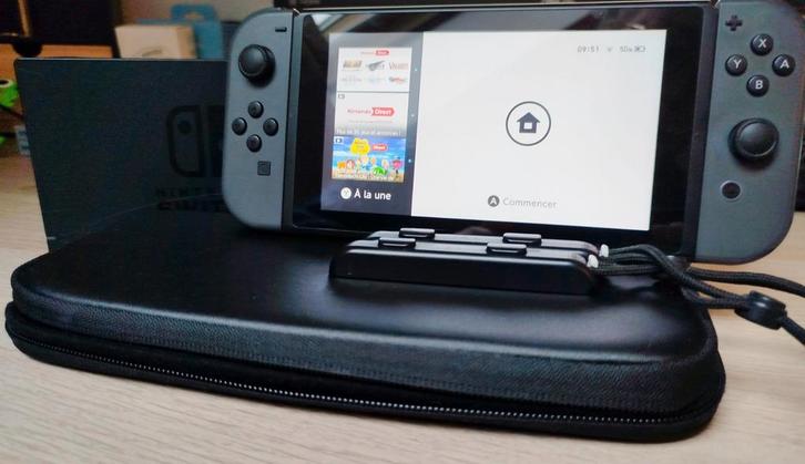 Nintendo Switch - 32GB, Consoles de jeu & Jeux vidéo, Consoles de jeu | Nintendo Switch, Enlèvement ou Envoi