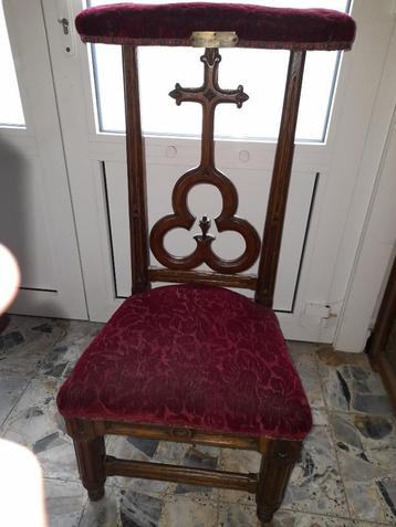 chaise d'église ancienne, Enlèvement