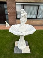 Tuinbeeld op sokkel in prima staat!, Tuin en Terras, Tuinbeelden, Ophalen, Gebruikt, Steen