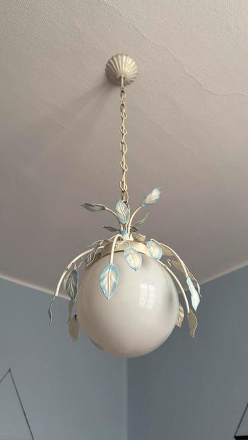 Luchter voor slaapkamer (Wit en blauw) moet weg tegen 08/11 beschikbaar voor biedingen