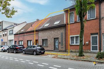 Huis te koop in Hoboken, 2 slpks beschikbaar voor biedingen