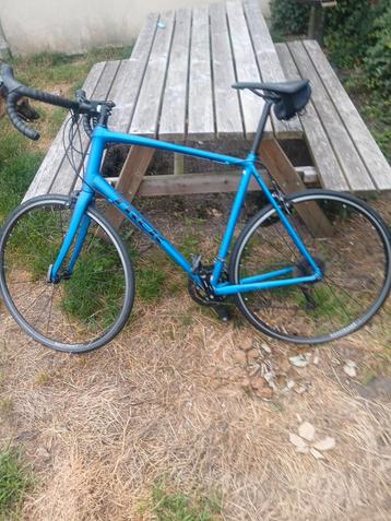 Trek Domane AL 2 racefiets ( grote maat ) beschikbaar voor biedingen