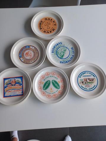 Kaasborden Saint Amand Franse kazen vintage beschikbaar voor biedingen