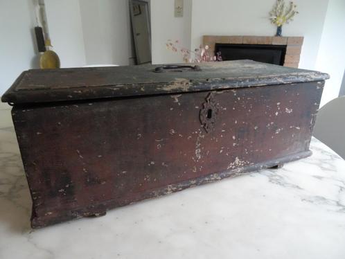 Kleine eikenhouten kist uit de 19e eeuw, Antiek en Kunst, Antiek | Woonaccessoires, Ophalen of Verzenden