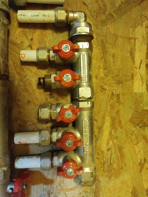 Collector centrale verwarming cv, Doe-het-zelf en Bouw, Verwarming en Radiatoren, Gebruikt, Overige typen, Ophalen of Verzenden