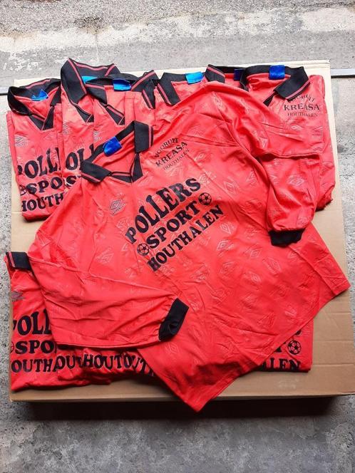 Set rode voetbaltruitjes  -  UMBRO, Sport en Fitness, Voetbal, Gebruikt, Set, Ophalen of Verzenden