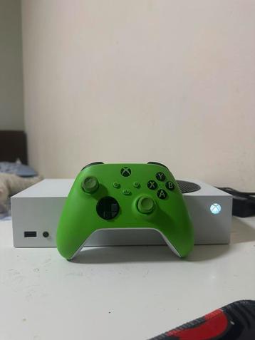 Xbox Series S + gratis controller beschikbaar voor biedingen