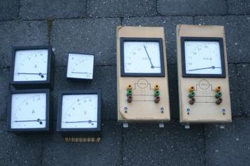 6 oude volt ampere meters beschikbaar voor biedingen