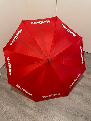 Parapluie Marlboro  disponible aux enchères