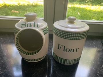 2 keukenpotten Melba Staffordshire beschikbaar voor biedingen