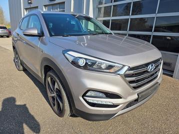 Hyundai Tucson NAVI - CAMERA - SENSOREN - CRUISE beschikbaar voor biedingen