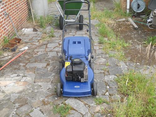 grasmachine zelftrekker stiga, Tuin en Terras, Grasmaaiers, Zo goed als nieuw, Benzine-grasmaaier, 40 t/m 49 cm, Cirkelmaaier