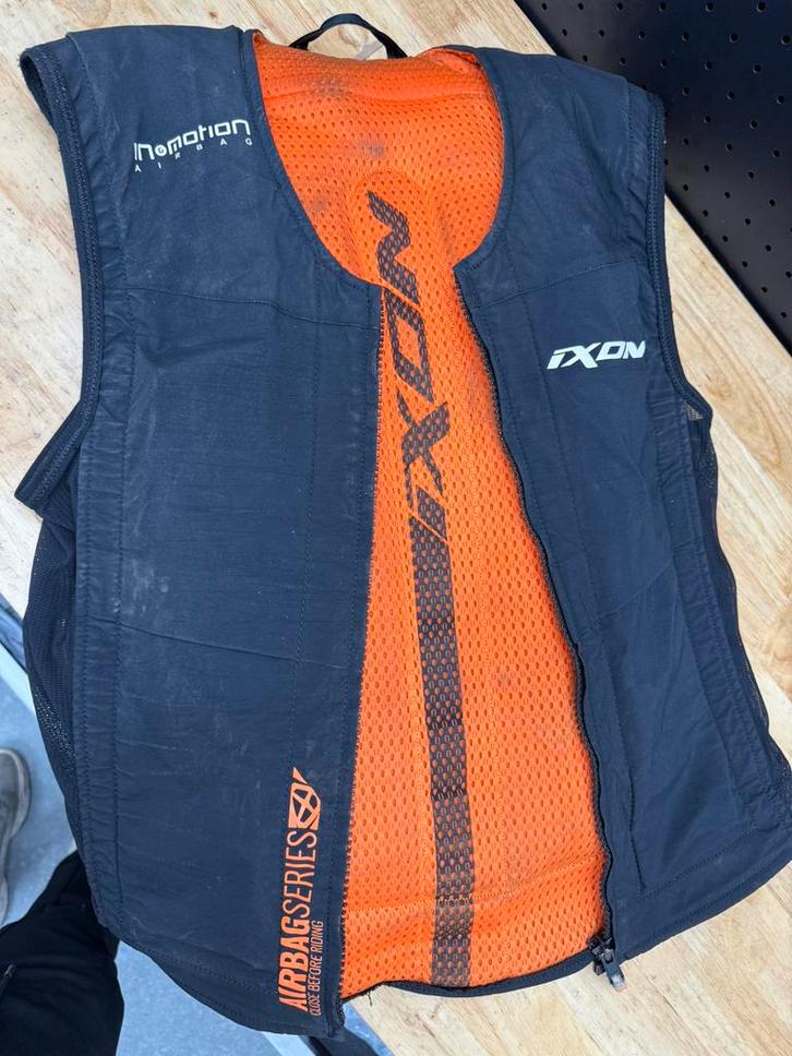 Airbag moto vest - In & Motion, Motoren, Kleding | Motorkleding, Ophalen of Verzenden